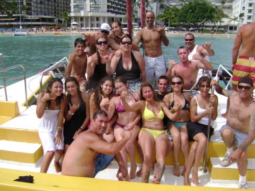 A Mainland Family Gathering in Waikiki....took a ride on the boat.