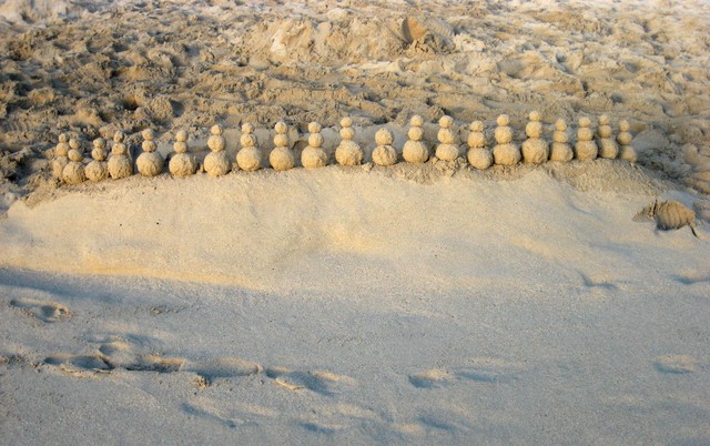 Hawaiian Snow(sand)men