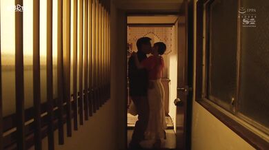 【中文字幕】昔はモテた自惚れ年増女が今ではダッサイ中年おやじに死ぬほどイカされヤリ舍てられる屈辱の行き遅れ婚活デート 小岛みなみ