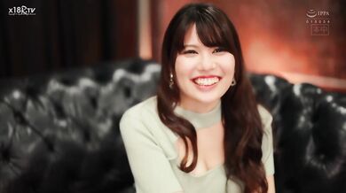 【中文字幕】新人曾经属於管弦乐部的大小姐。19歳时转变成辣妹，从此热衷於性交，中出AV首次亮相★山本有